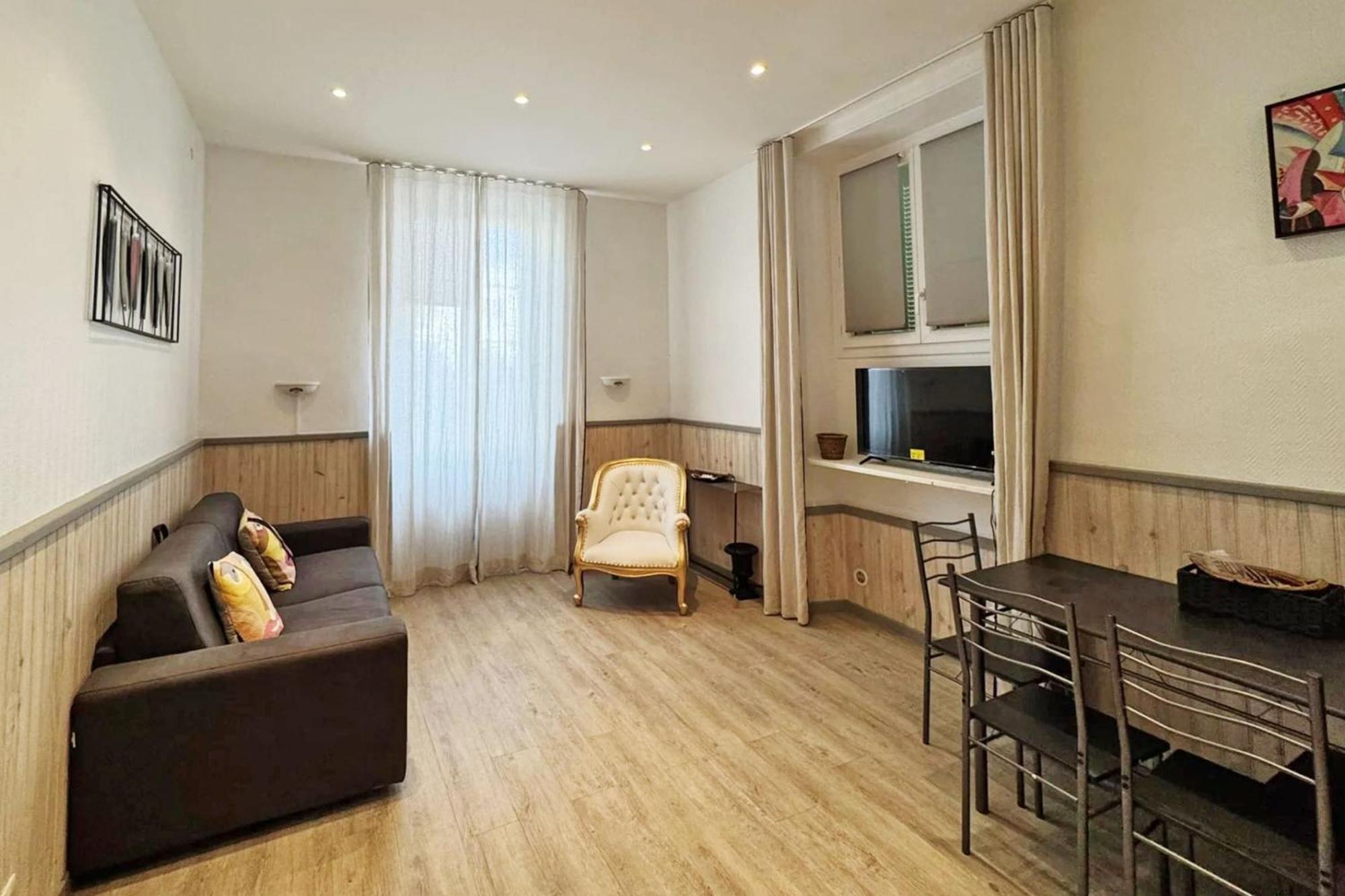 Ref 1971- For Rent Basse Californie Appartement Cannes